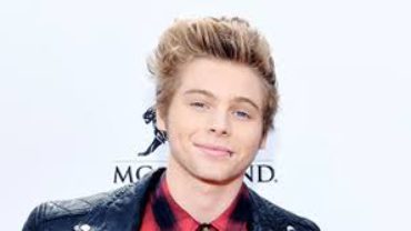 Luke Hemmings Net Worth